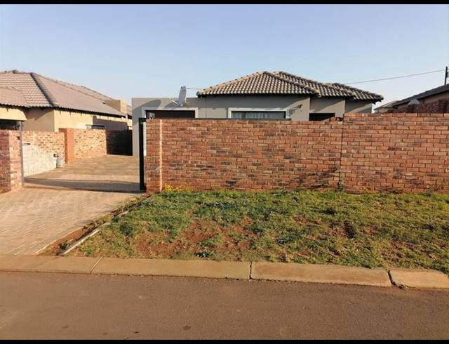 3 BEDROOM HOUSE FOR SALE IN CLAYVILLE